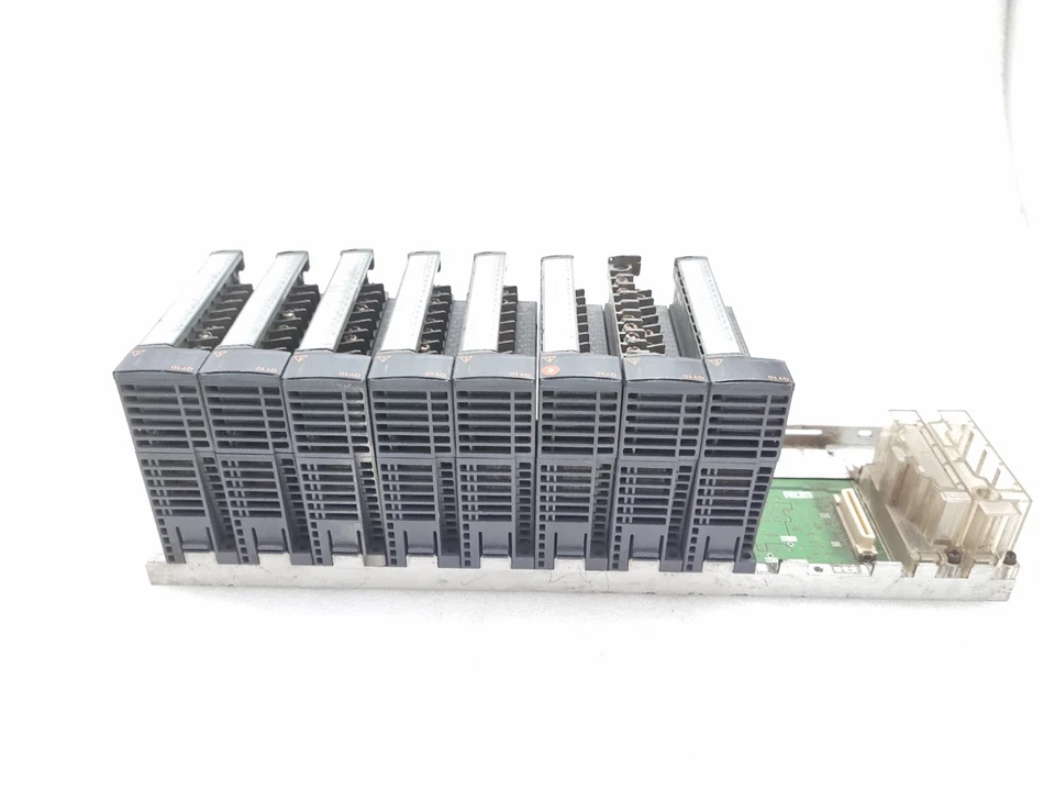 Mitsubishi Q68B BASE UNIT WITH 8 PCS QY10 MODULE SET (Used Working)